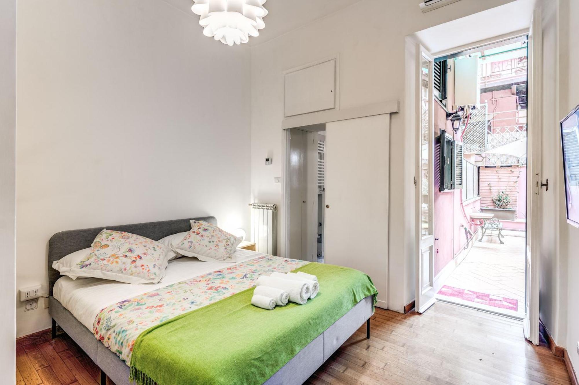 Elegant Apartment Behind The Colosseum Róma Kültér fotó