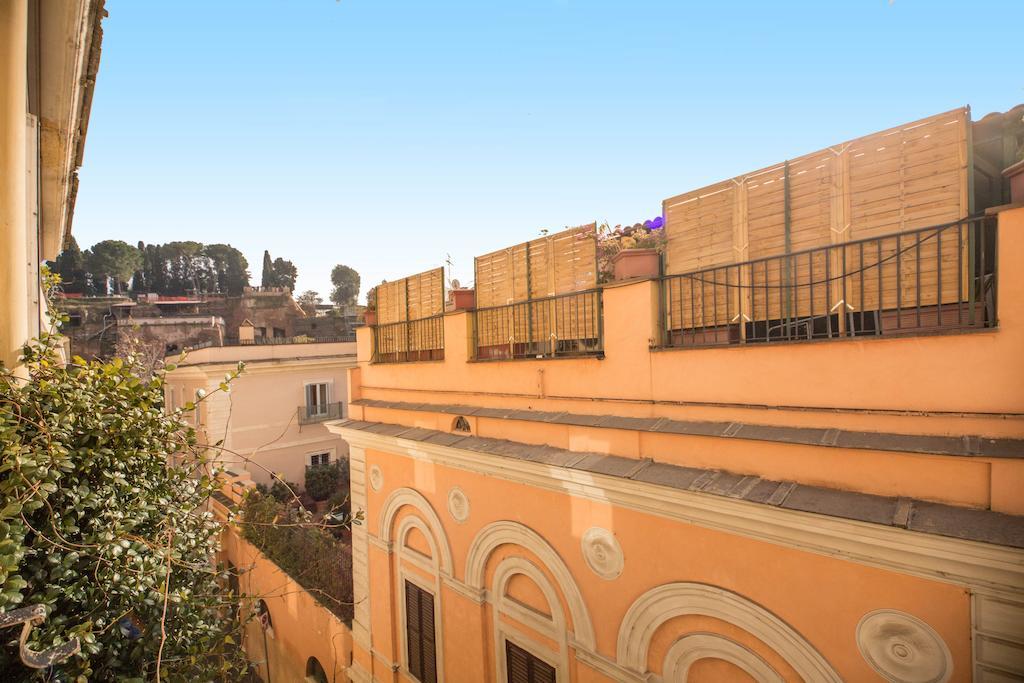 Elegant Apartment Behind The Colosseum Róma Kültér fotó