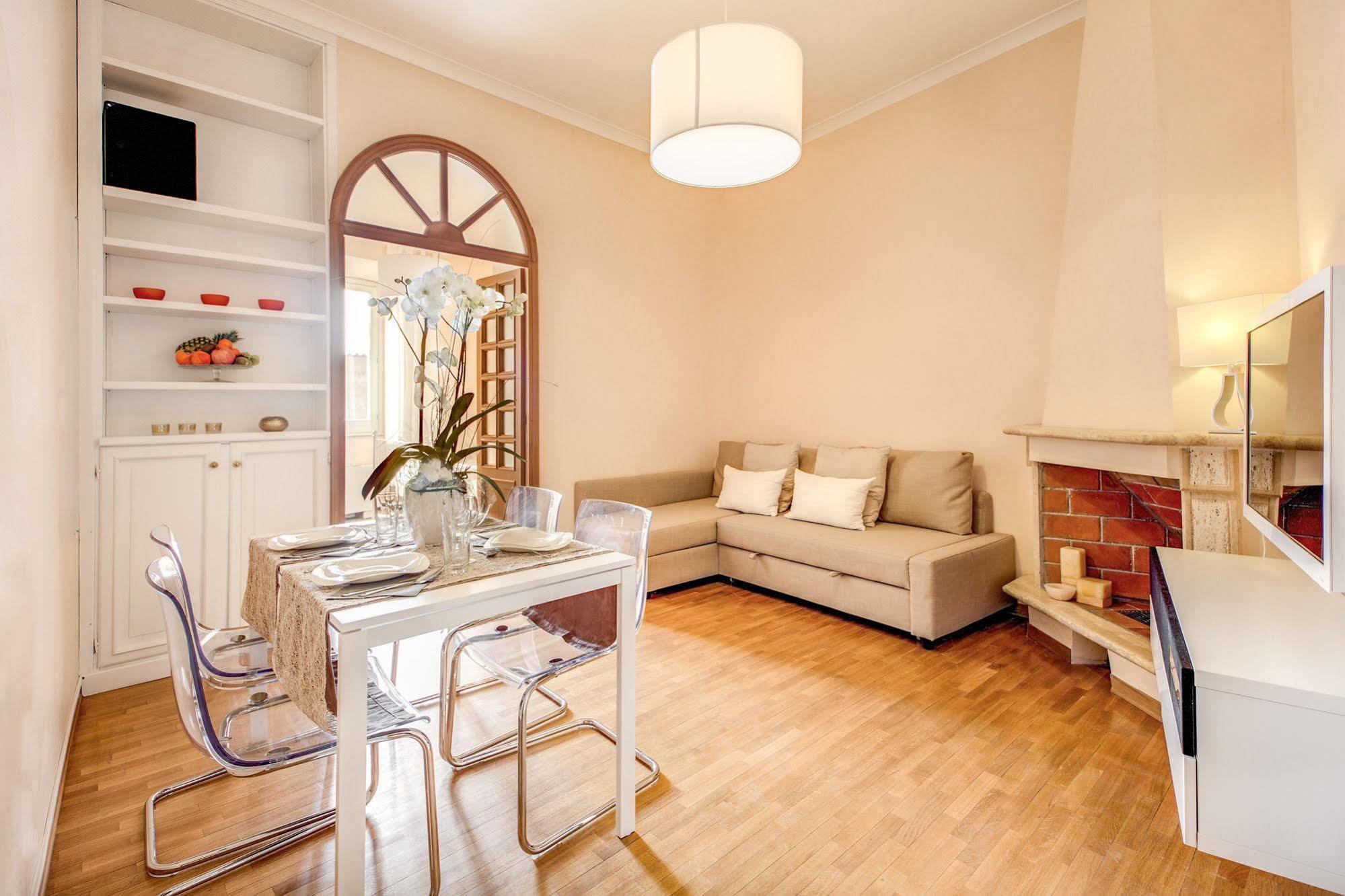 Elegant Apartment Behind The Colosseum Róma Kültér fotó