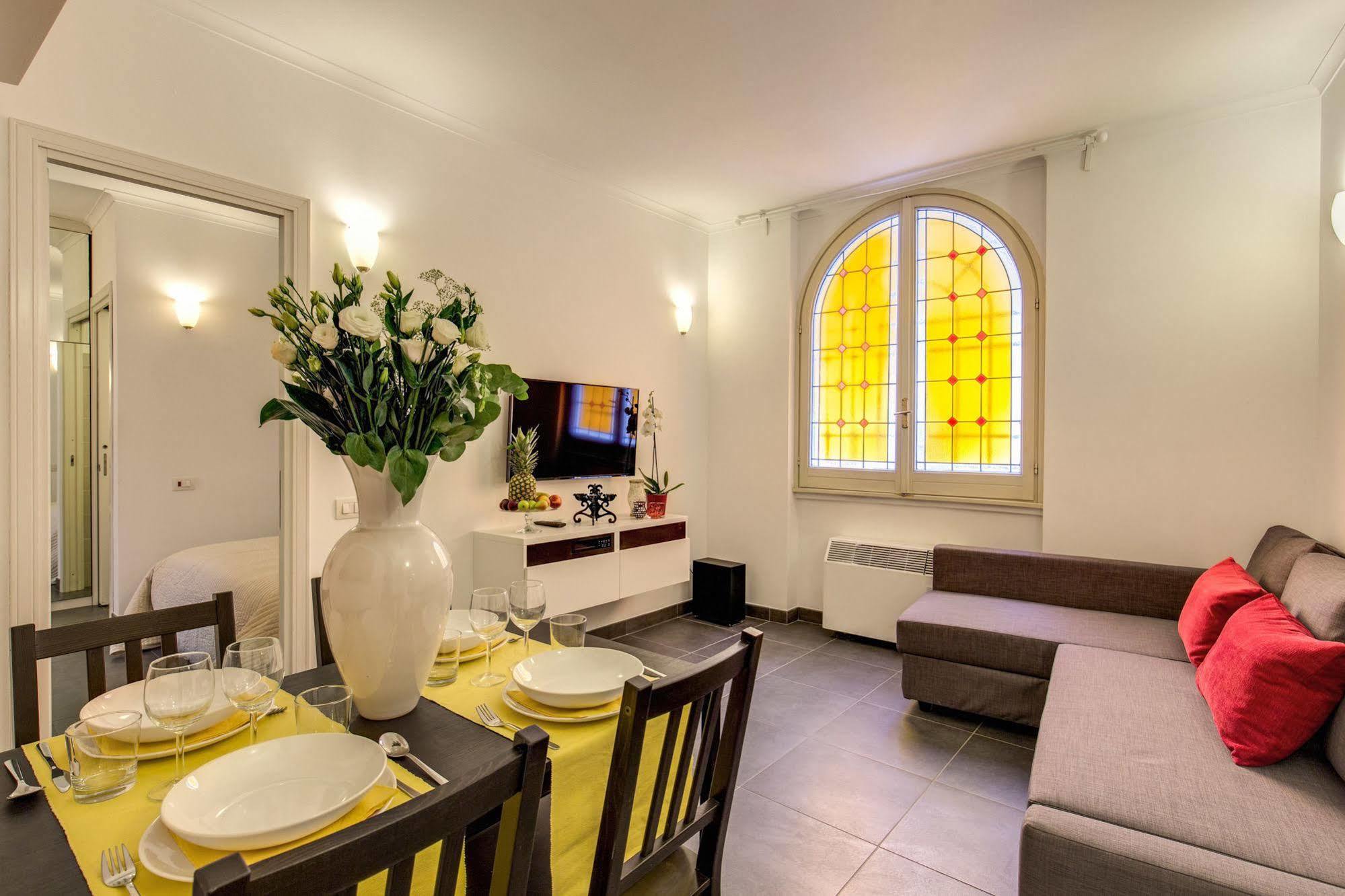 Elegant Apartment Behind The Colosseum Róma Kültér fotó