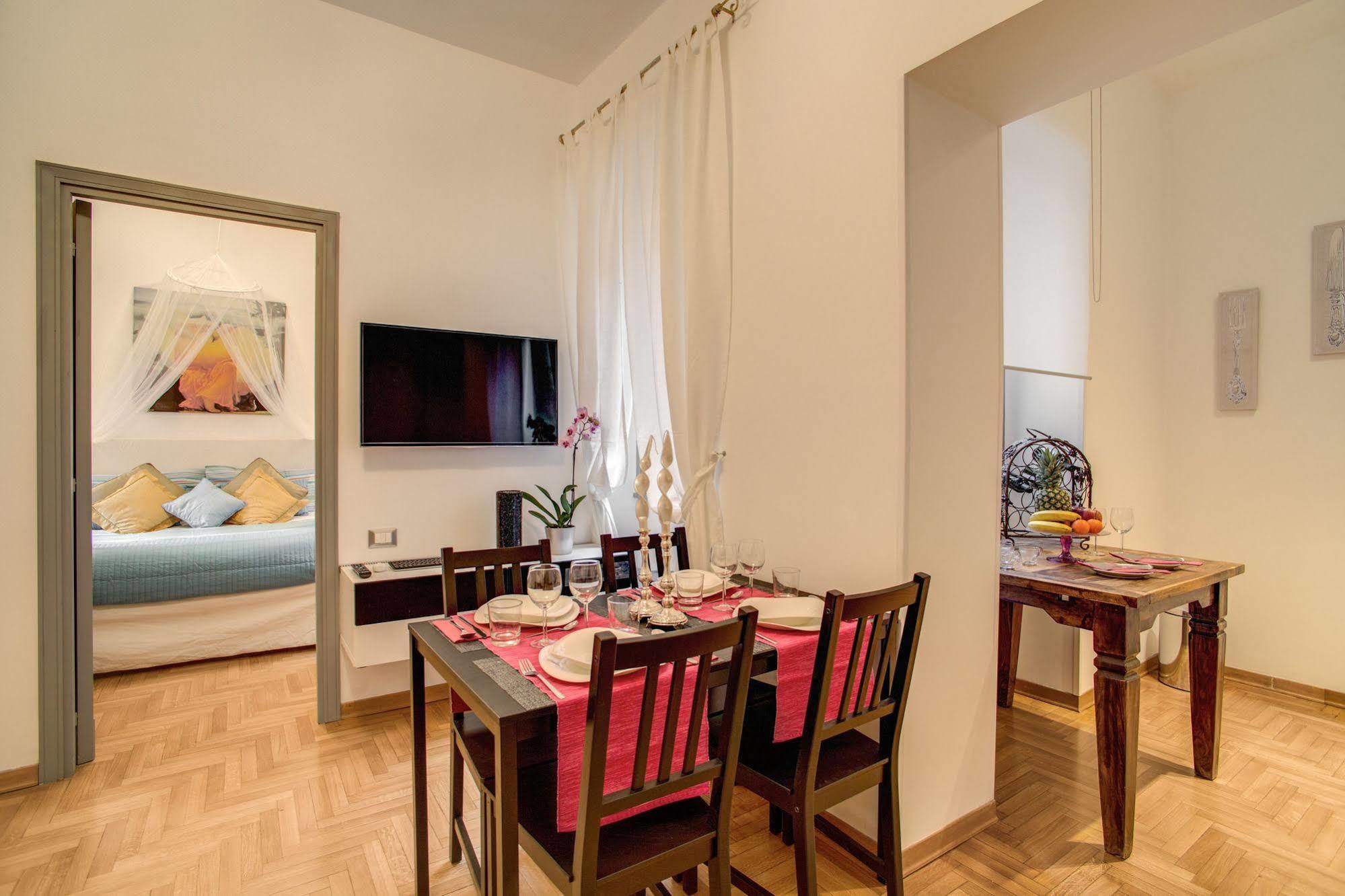 Elegant Apartment Behind The Colosseum Róma Kültér fotó
