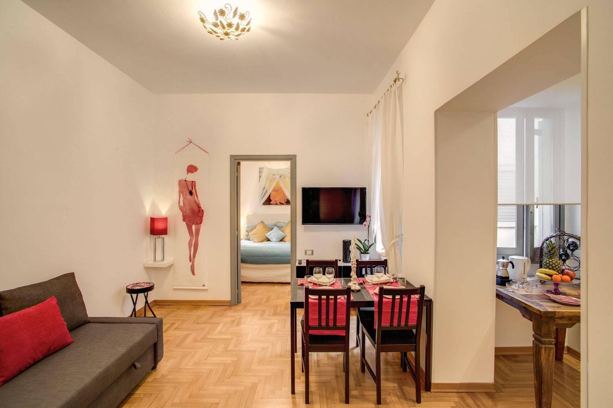Elegant Apartment Behind The Colosseum Róma Kültér fotó